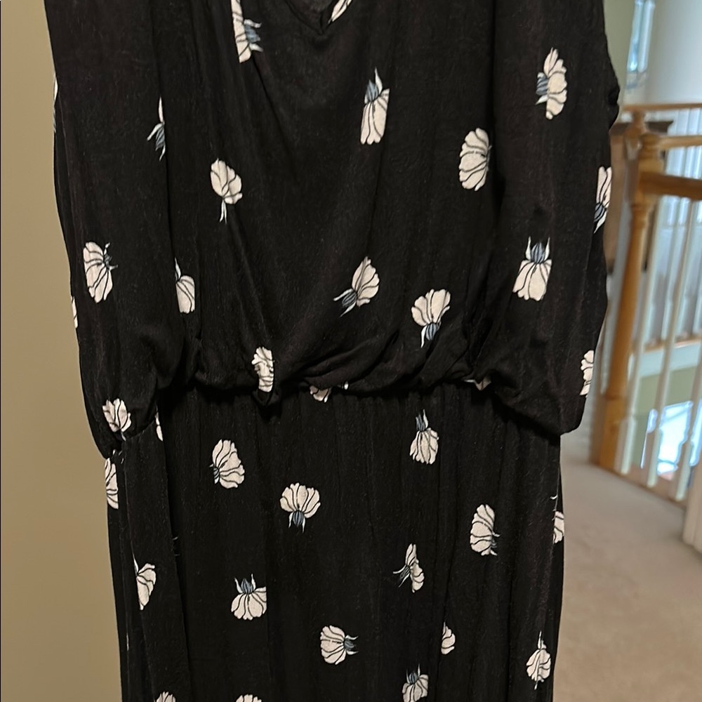 LOFT Black and White Sleeveless Dress with Tie - Picture 4 of 6